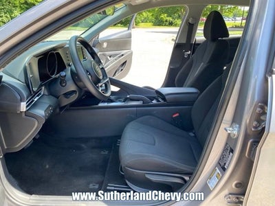 2023 Hyundai Elantra SE