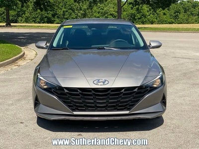 2023 Hyundai Elantra SE