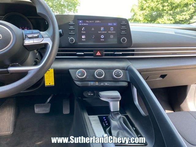 2023 Hyundai Elantra SE
