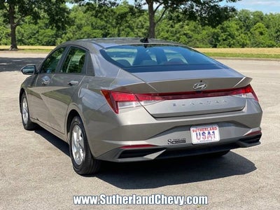 2023 Hyundai Elantra SE