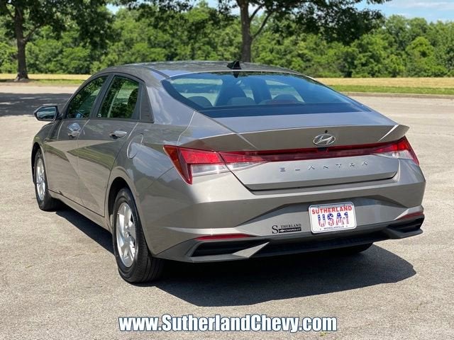 2023 Hyundai Elantra SE