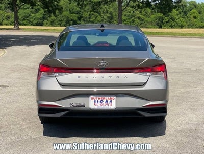 2023 Hyundai Elantra SE