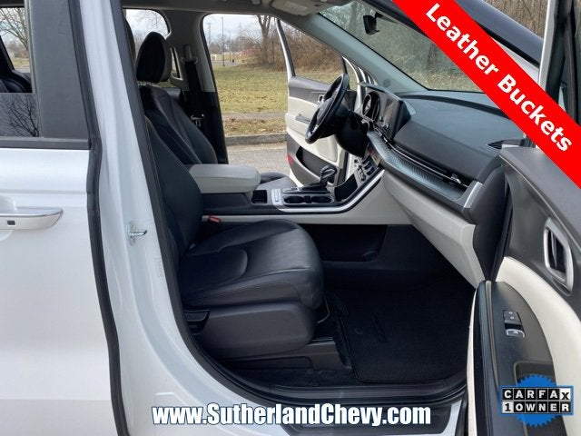 2024 Kia Carnival LX