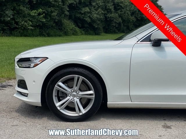 2017 Volvo S90 Momentum