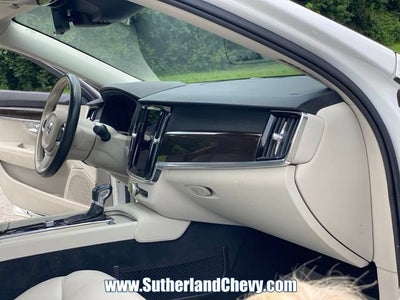 2017 Volvo S90 Momentum