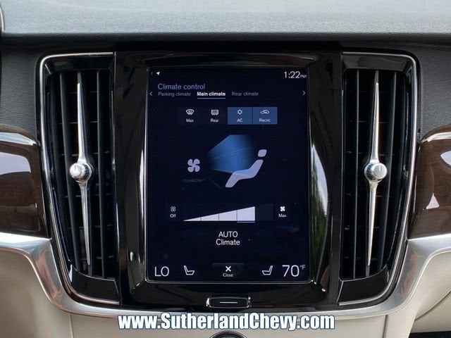 2017 Volvo S90 Momentum