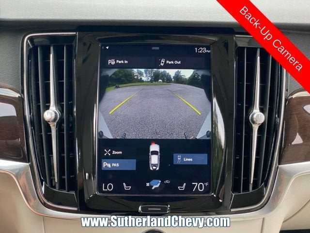 2017 Volvo S90 Momentum