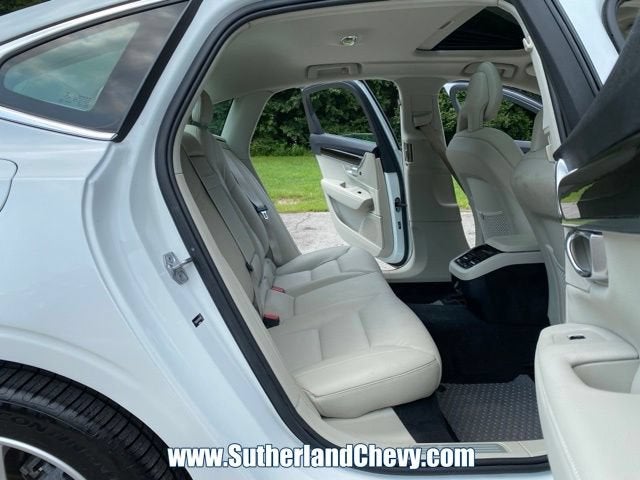 2017 Volvo S90 Momentum