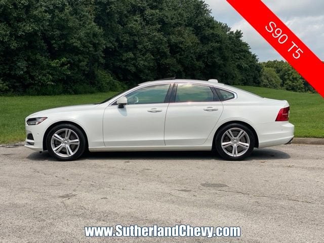 2017 Volvo S90 Momentum
