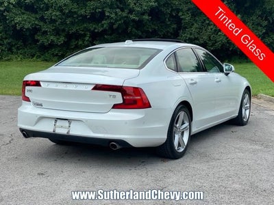 2017 Volvo S90 Momentum