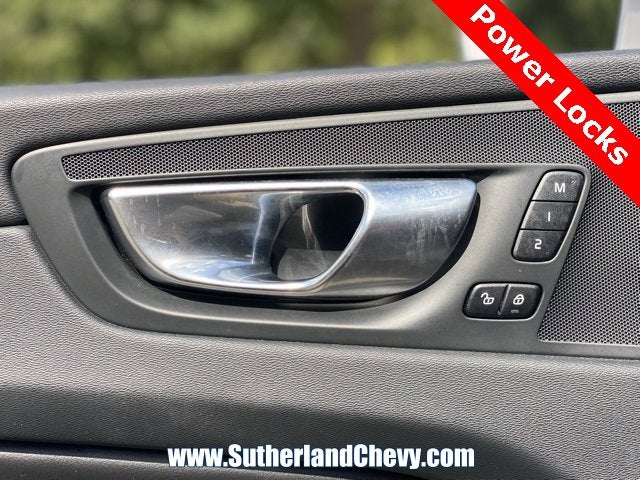 2023 Volvo XC60 Recharge Plug-In Hyb Plus Bright Theme