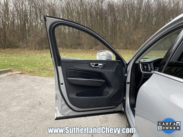 2023 Volvo XC60 Recharge Plug-In Hyb Core Bright Theme