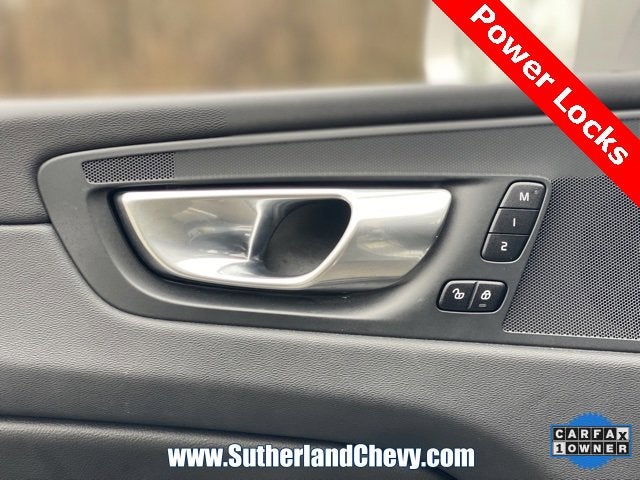 2023 Volvo XC60 Recharge Plug-In Hyb Core Bright Theme